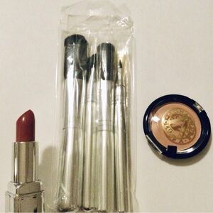 Signature Club A Makeup 6 Pc Set-Powder, Lipstick, Brushes